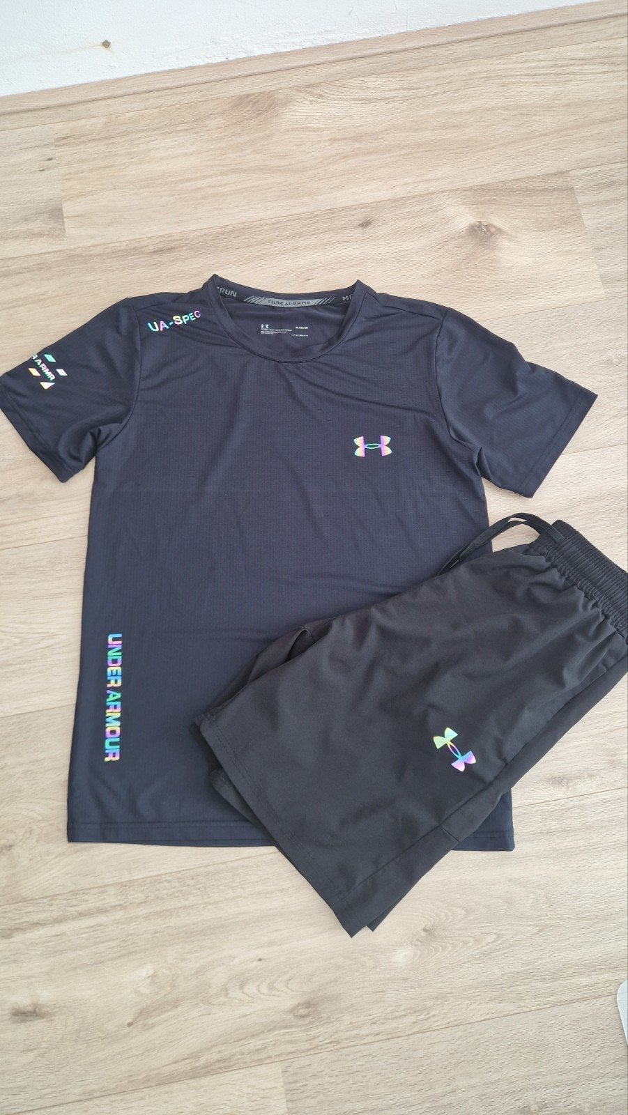 Under Armour sportset - T-shirt en korte broek Maat M, Fitness, Maat 48/50 (M), Zwart, Under Armour