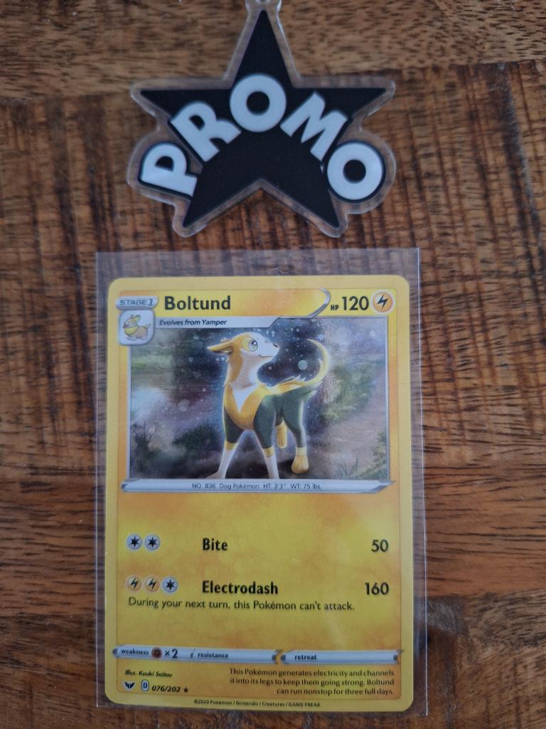 Pokemon Boltund (SSH 076/202) – promo, Hobby en Vrije tijd, Verzamelkaartspellen | Pokémon, Ophalen of Verzenden, Nieuw, Losse kaart