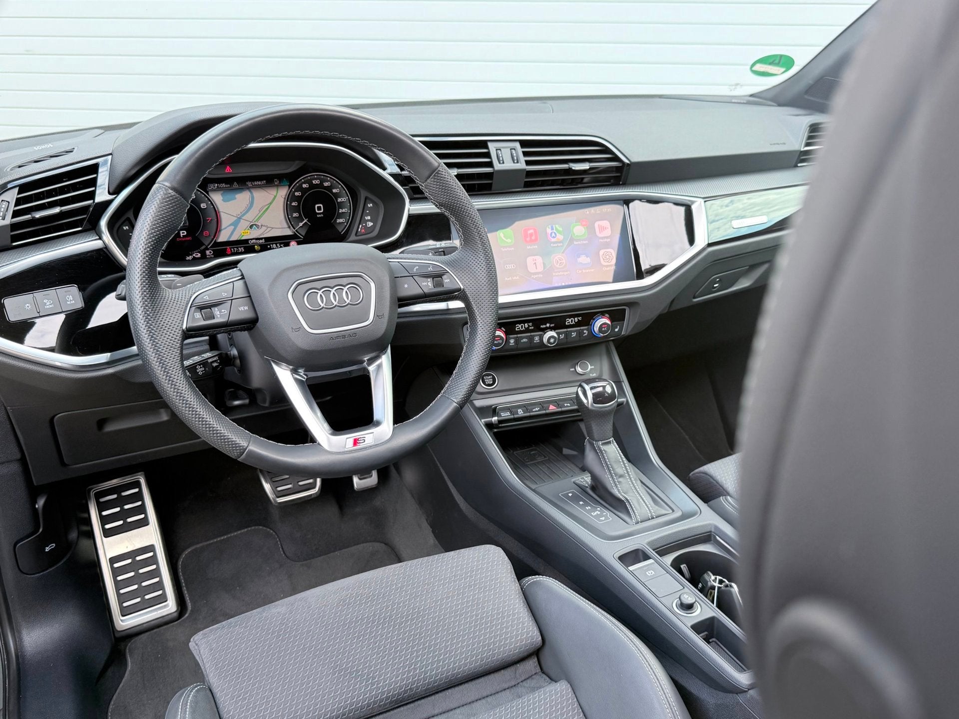 Audi Q3 45 TFSI e S edition|PANO|T.HAAK|MATRIX|ACC|KEYLESS|, Gebruikt, Zwart, 4 cilinders, 245 pk
