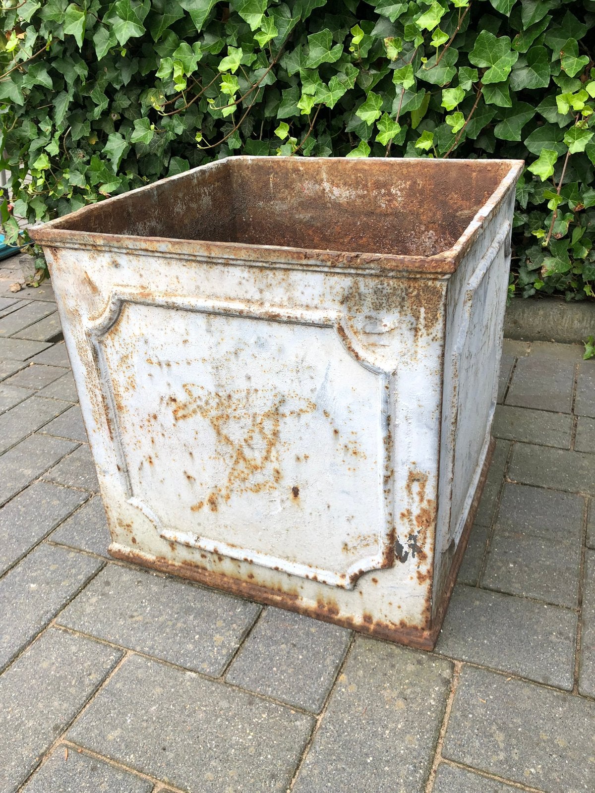 Gietijzeren bloembakken., Ophalen, Minder dan 30 cm, Rond, Zo goed als nieuw