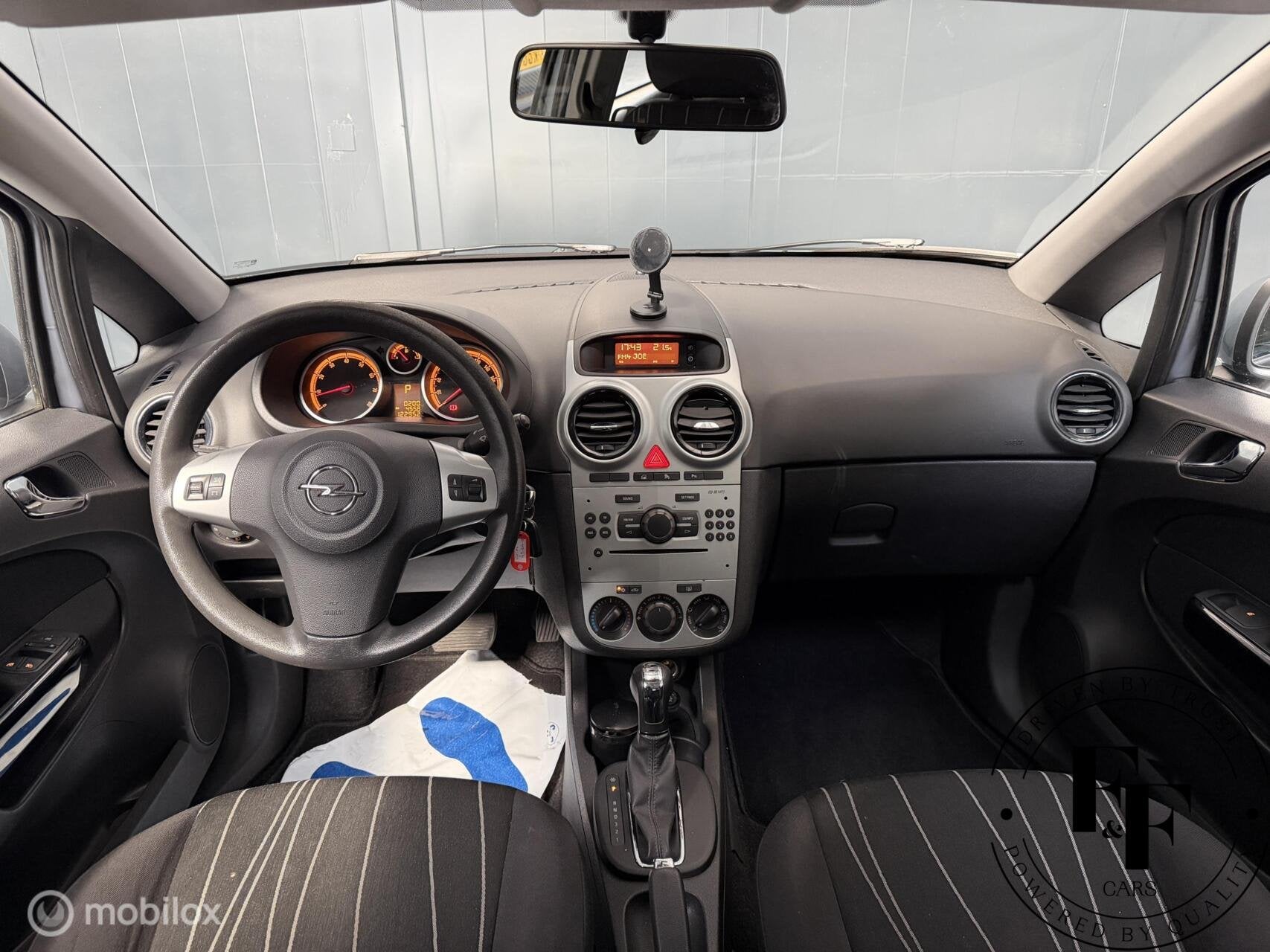 Opel Corsa 1.4-16V Cosmo| Vol Automaat | NAP | Cruise |Airco, Gebruikt, Zwart, 4 cilinders, 49 €/maand
