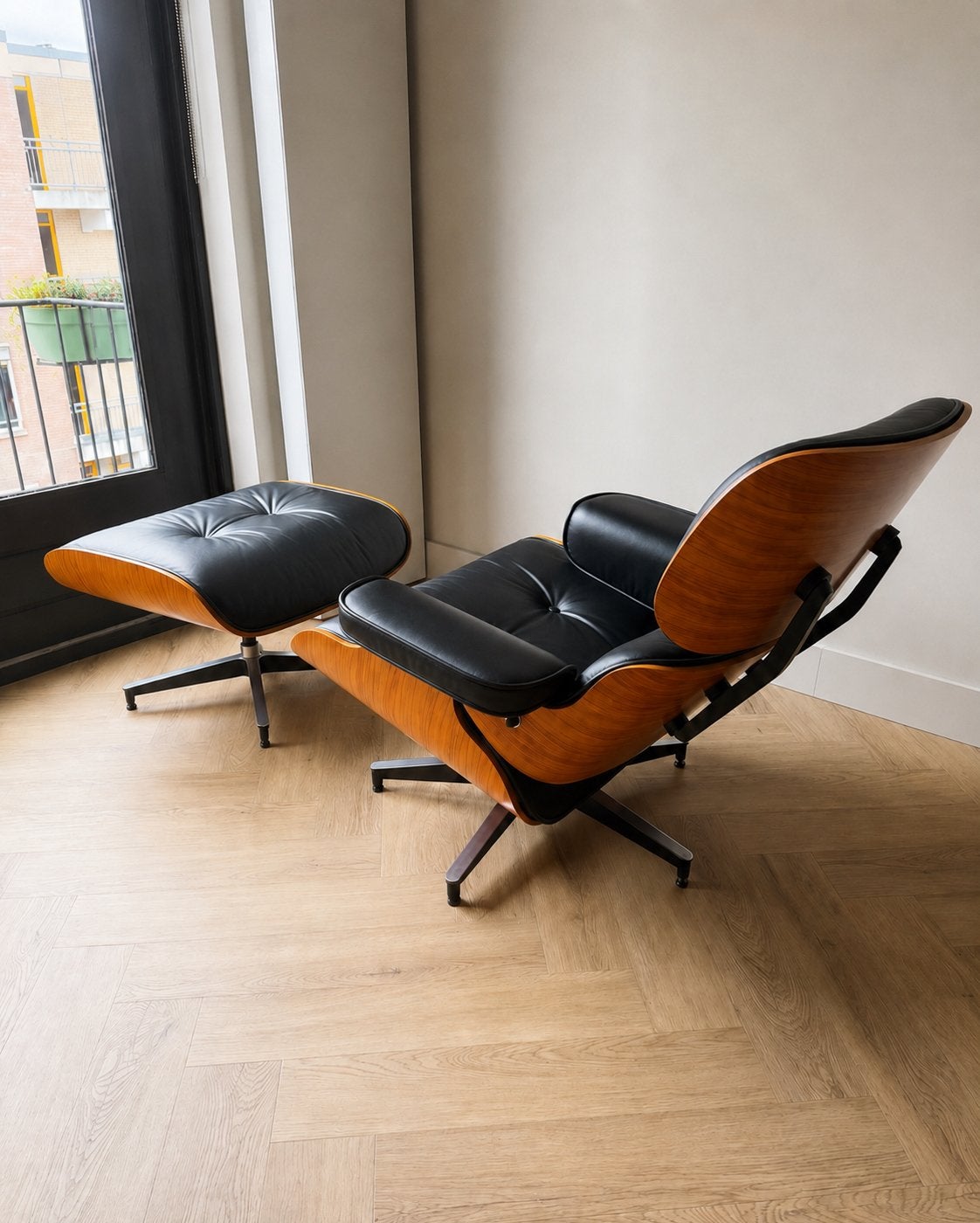 Eames Lounge Chair & Ottoman - replica, Ophalen, Zo goed als nieuw, Hout, 75 tot 100 cm