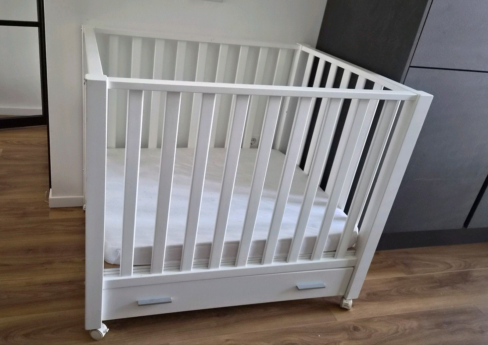 Witte (baby)box met lade en wieltjes, Gebruikt, 70 tot 85 cm, Minder dan 140 cm, Ophalen