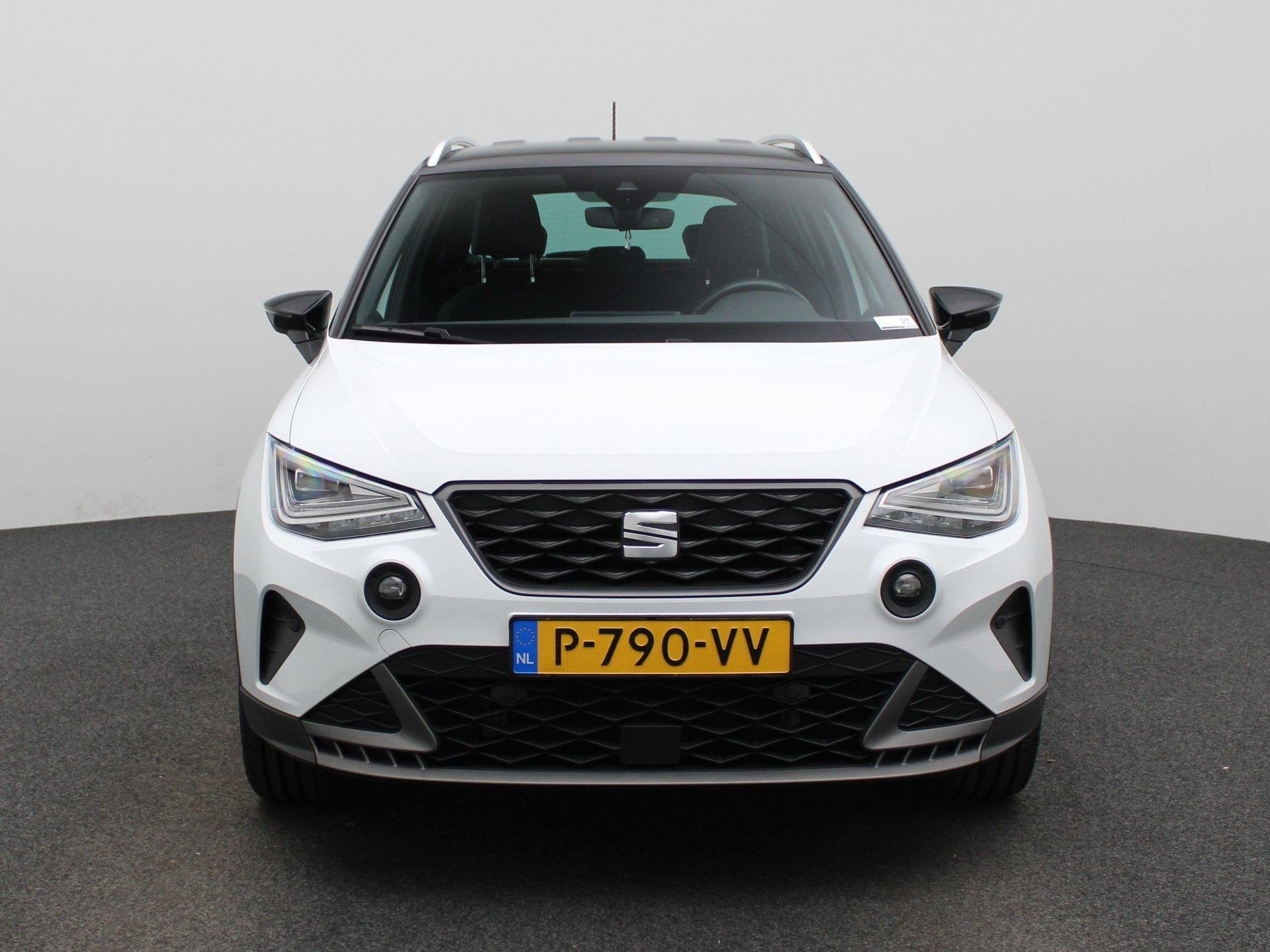 SEAT Arona 1.0 TSI FR Business Intense | ACHTERUITRIJCAMERA, Auto's, 12 maanden, Gebruikt, 95 pk, Alcantara