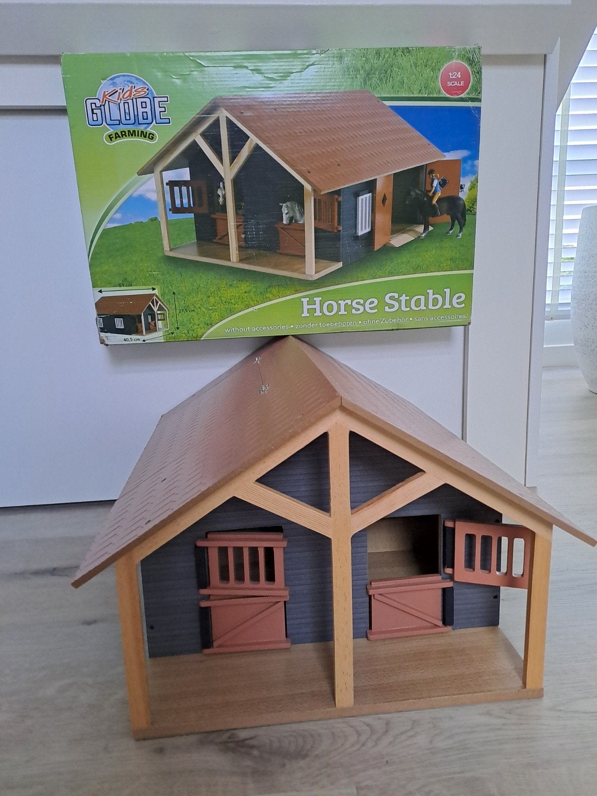 Paardenstal van Kids Globe 1:24, Ophalen, Zo goed als nieuw, Hout