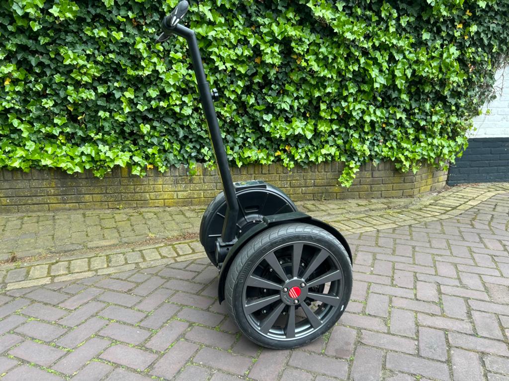 segway met nieuwe accu / batterij zeer mooi !, Fietsen en Brommers, Ophalen, Zo goed als nieuw, Elektrische step (E-scooter), Segway