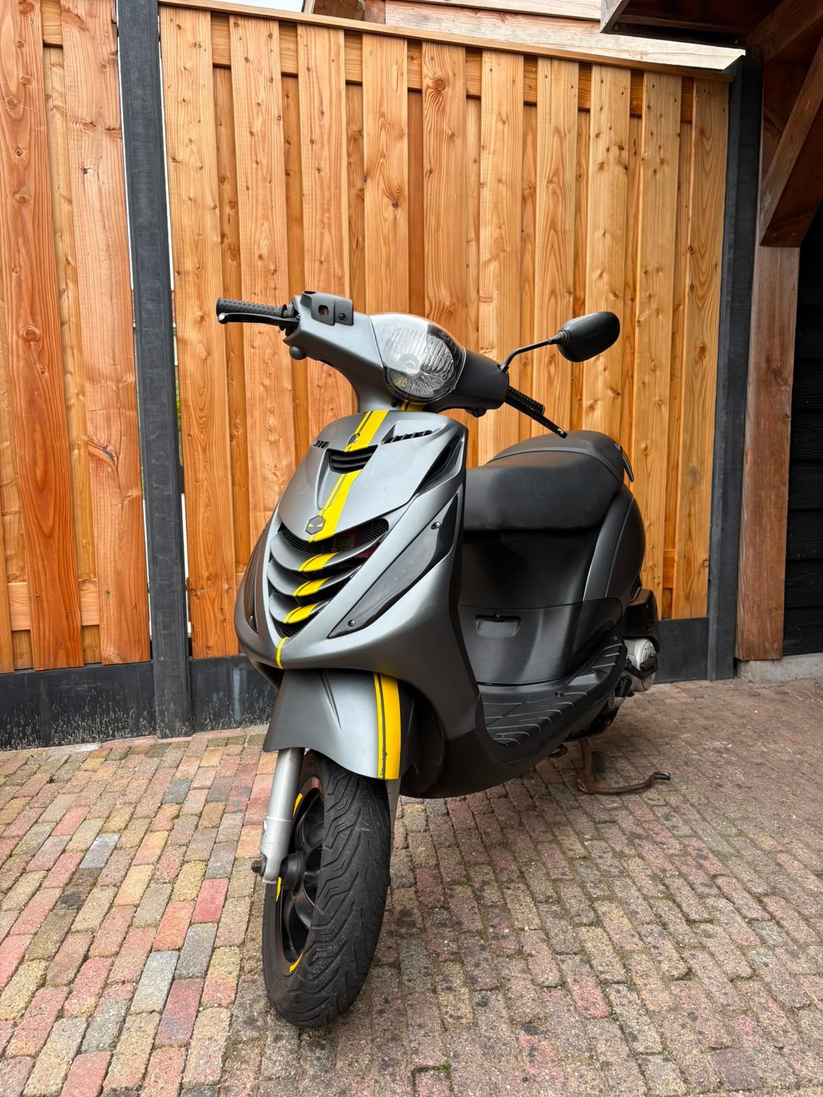 Piaggio Zip SP 80cc | Grote beurt gehad, Fietsen en Brommers, Scooters | Piaggio, Gebruikt, Zip, Maximaal 25 km/u, Benzine, Ophalen