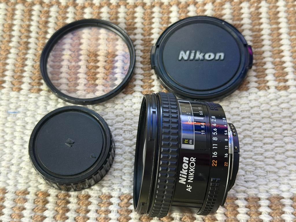 Nikon 20mm 24mm 28mm 50mm 60mm af lenzen, Ophalen of Verzenden, Zo goed als nieuw, Groothoeklens