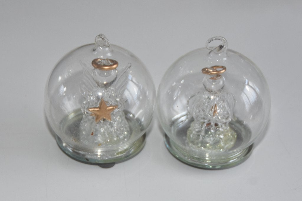 2 Originele Glazen Kerstballen met glazen Engeltjes erin, Verzenden