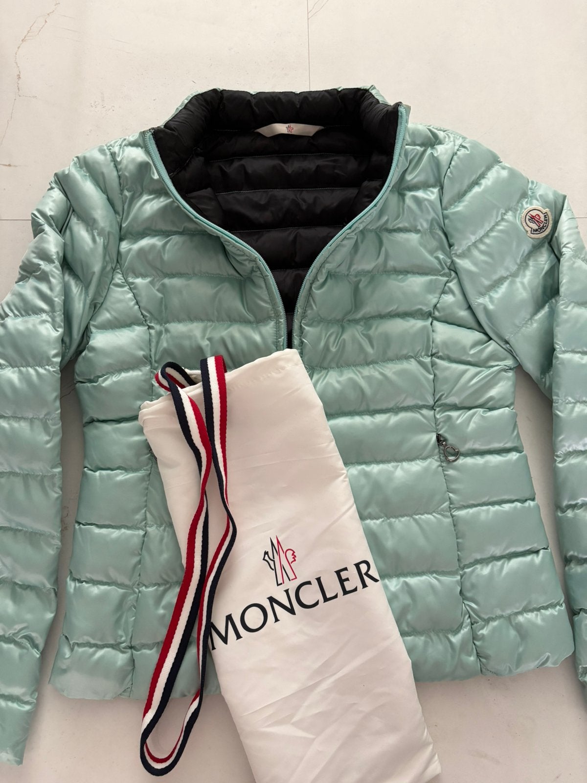 Moncler damesjas lichtblauw/mint – maat S, Kleding | Dames, Ophalen of Verzenden, Zo goed als nieuw, Maat 36 (S), Blauw