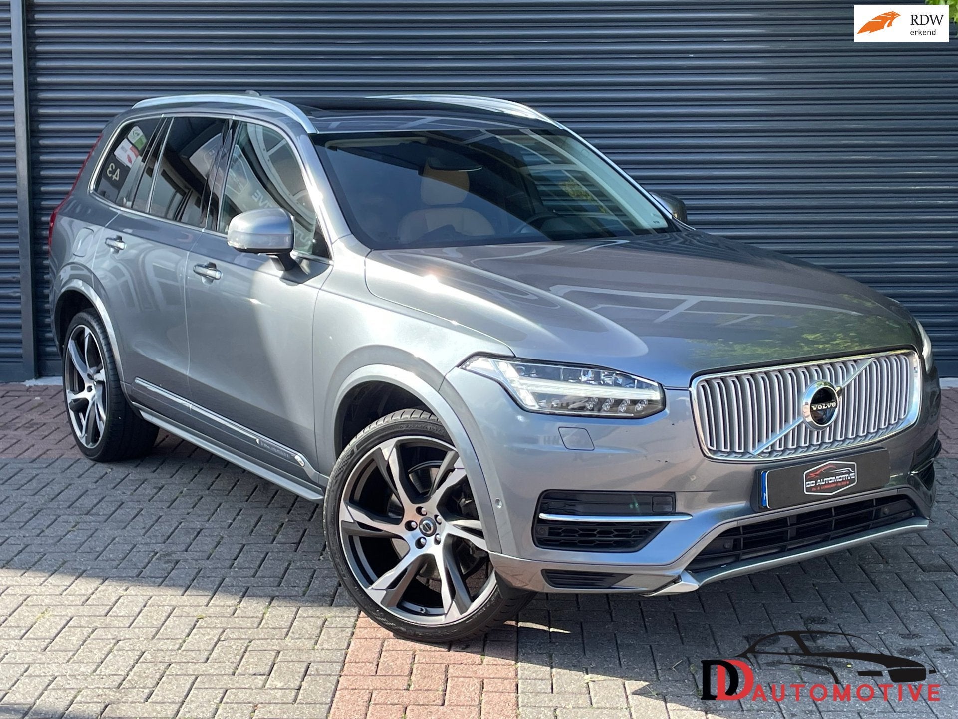 Volvo XC90 2.0 T8 Twin Engine AWD Inscription Bowers&Wilkins, Gebruikt, 1969 cc, 7 stoelen, Bedrijf