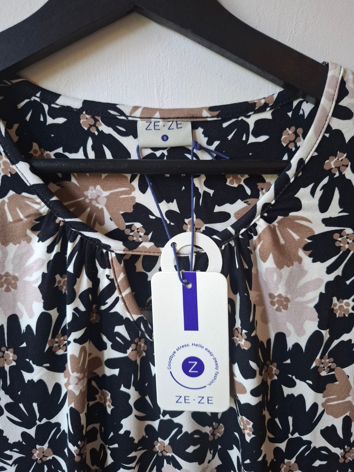Ze-Ze top met bloemenprint maat: S/36 ruim!, Maat 38/40 (M), Onbekend, Ophalen of Verzenden, Korte mouw