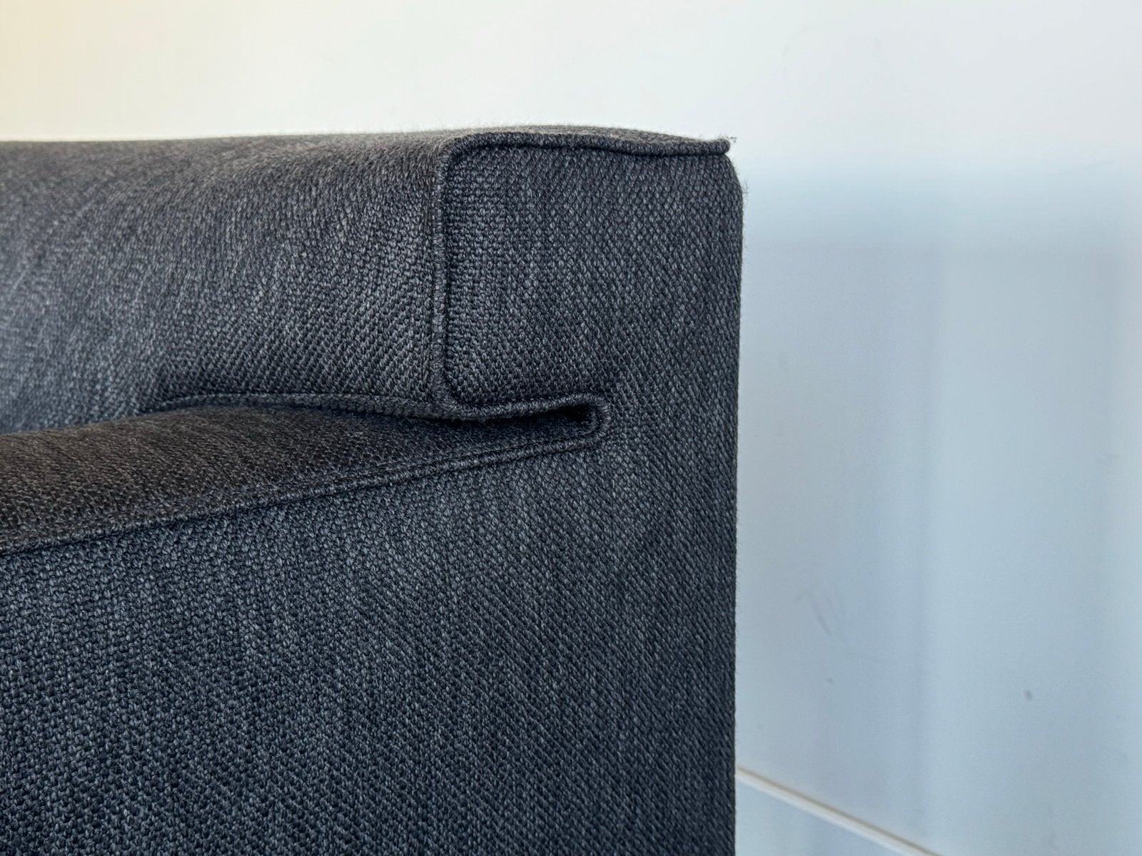 Leolux Edith 3,5-zits designbank - Antraciet - 240 cm -, X, 75 tot 100 cm, Ophalen of Verzenden, Zo goed als nieuw