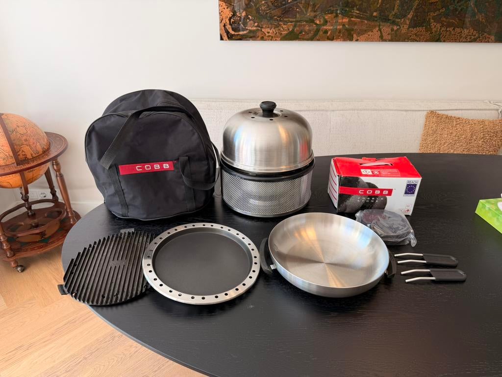 Cobb Premier compleet | BBQ | Snel grillen, wokken & bakken, Tuin en Terras, Houtskoolbarbecues, Ophalen, Zo goed als nieuw, Met accessoires