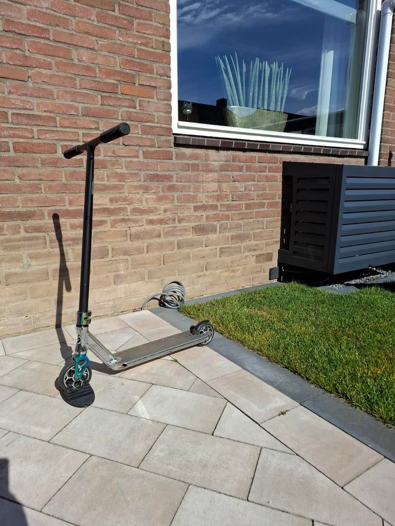 Stuntstep met chromen deck en zwarte T-bar, Fietsen en Brommers, Steps, Ophalen, Gebruikt, Gewone step, Onbekend