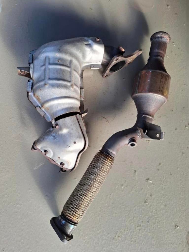 Renault clio RS MK4 downpipe katalysator, Auto-onderdelen, Ophalen of Verzenden, Renault