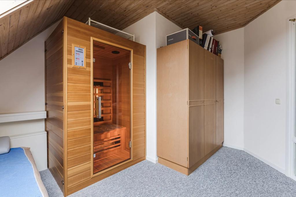 Zo goed als nieuwe infrarood sauna met bedieningspaneel, Ophalen, Zo goed als nieuw, Infrarood, Complete sauna