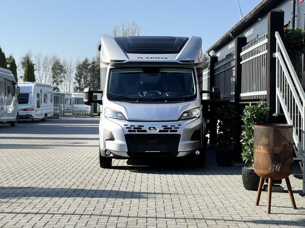 Adria Matrix Supreme 670 SL -AUTOMAAT - DEMOMODEL, Caravans en Kamperen, Campers, Winterisolatie, Ringverwarming, Fiat, 7 tot 8 meter