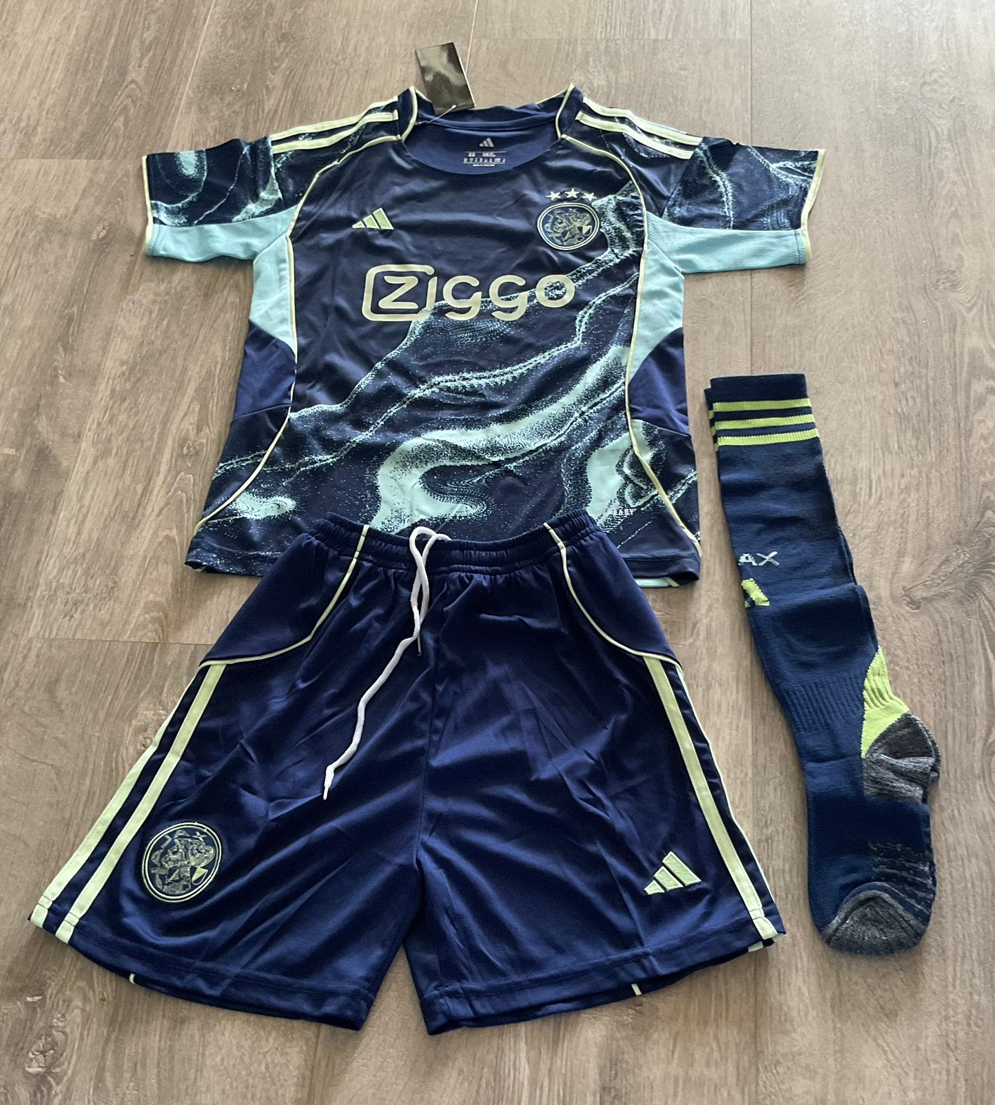 Ajax tenue nieuw kindermaten, Maat XS of kleiner, Ophalen of Verzenden, Nieuw, Set