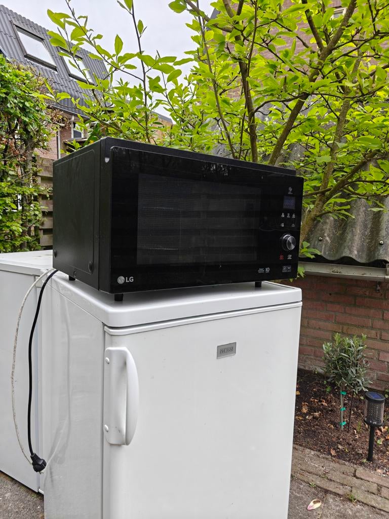LG (MJ3965bib) combimagnetron + oven functie, Ophalen, Gebruikt, Grill
