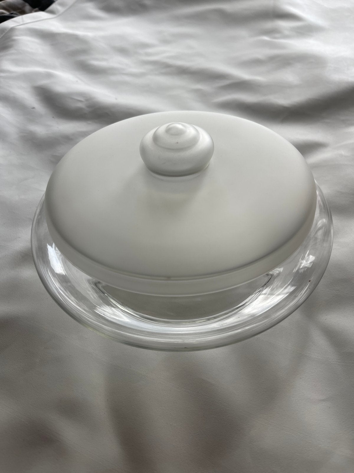 Mooie glazen koekjesschaal met matte deksel 22 cm., Ophalen, Met deksel, Schaal, Rond
