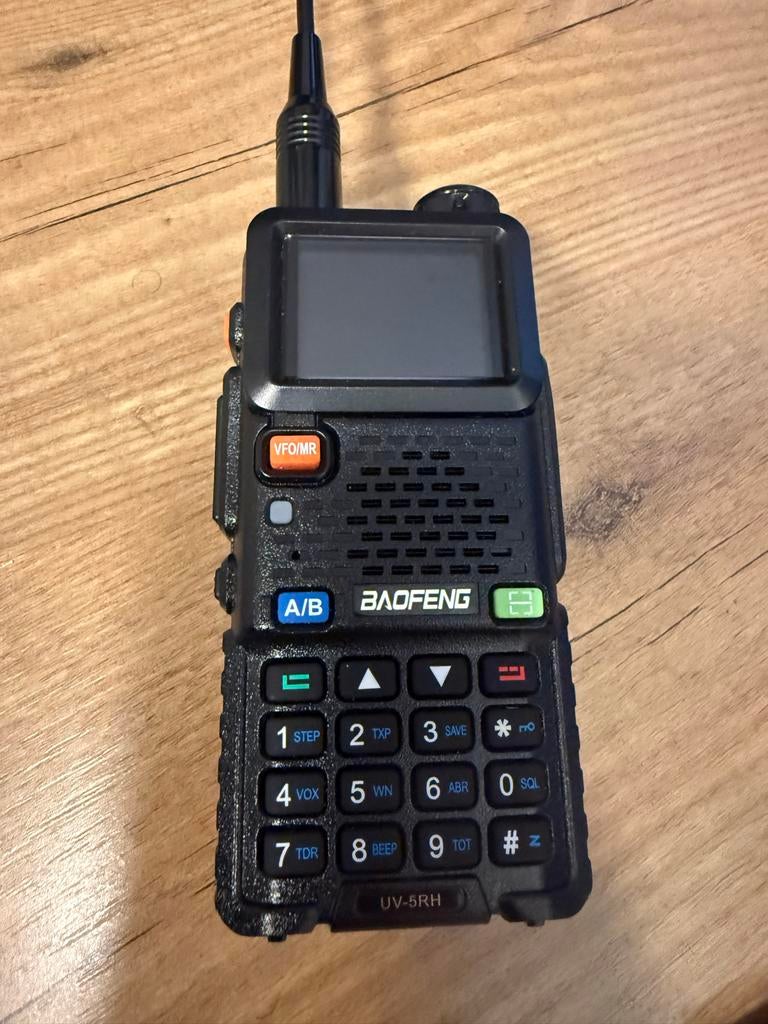 Baofeng UV-5RH Portofoon Nieuwstaat + Extra Antenne, 5 tot 15 km, Ophalen of Verzenden, Zo goed als nieuw, Portofoon of Walkie-talkie