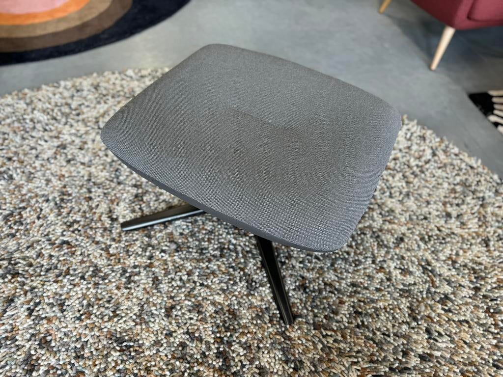 Nieuw Leolux Caruzzo Fine Voetenbank Stof leer Design Hocker, Huis en Inrichting, Banken | Voetenbanken en Poefen, Nieuw, Rechthoekig