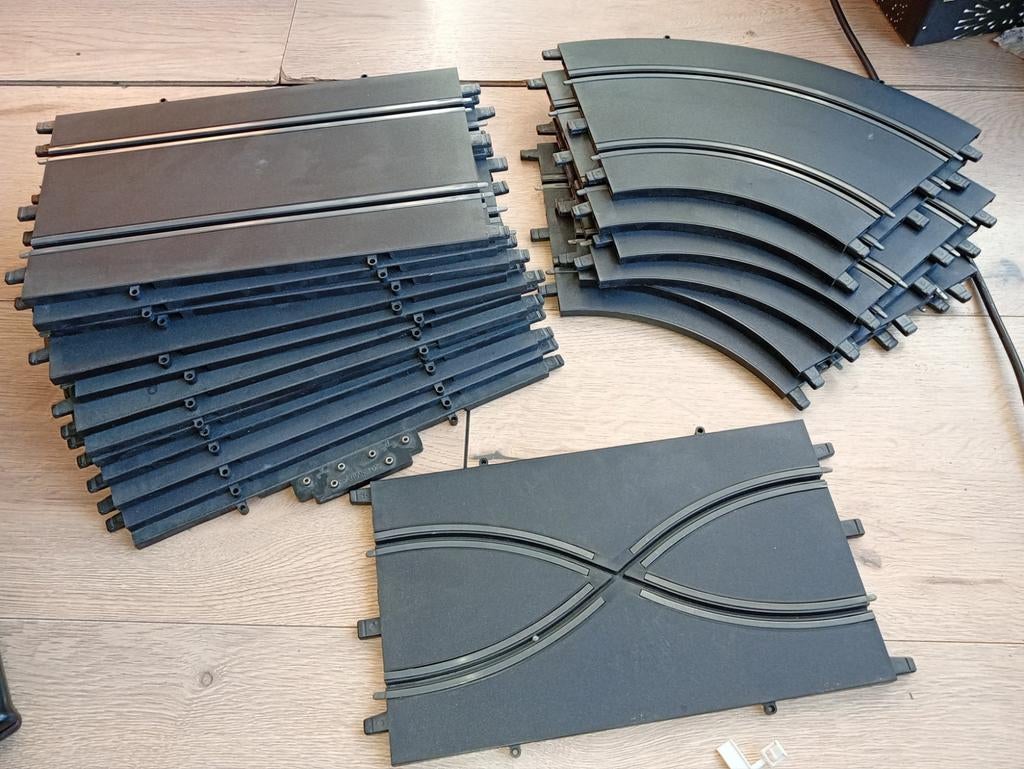 Polistil Evolution slot car baan 18 x recht stuk 16 x bocht, Overige merken, Racebaan, Ophalen of Verzenden, Zo goed als nieuw