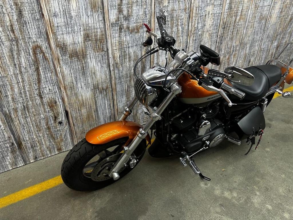 HARLEY-DAVIDSON 1200 CUSTOM LIMITED A (bj 2014), 2 cilinders, HARLEY-DAVIDSON, Motorrijbewijs A, Bedrijf