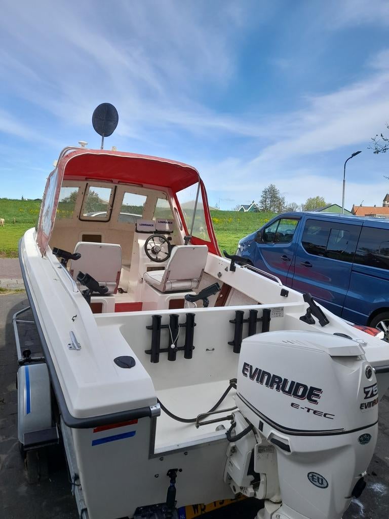 Visboot Warrior 165 75pk en 4pk hulpmotor en trailer., Watersport en Boten, Zo goed als nieuw, Ophalen, 70 pk of meer, Buitenboordmotor