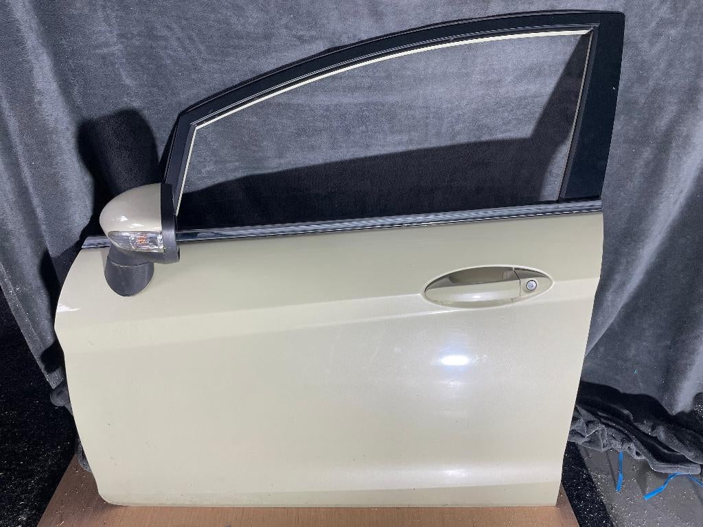Ford Fiesta MK7 5D Beige Atacama Carosserie Delen 2009-2013, Ophalen, Gebruikt, Ford, Voor