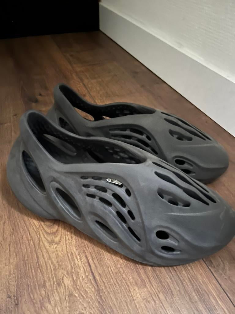 Yeezy foam runners, Kleding | Heren, Schoenen, Ophalen of Verzenden, Zo goed als nieuw, Zwart