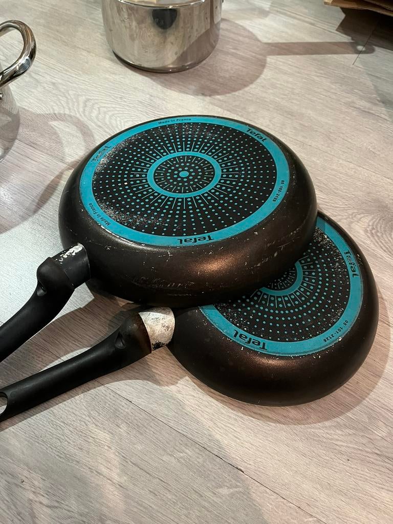 2 pannen - tefal, Huis en Inrichting, Ophalen, Gebruikt, Rvs, Koekenpan of Braadpan