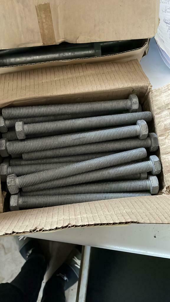 M16 x 180 tapbout thermisch verzinkt, Ophalen of Verzenden, Zo goed als nieuw