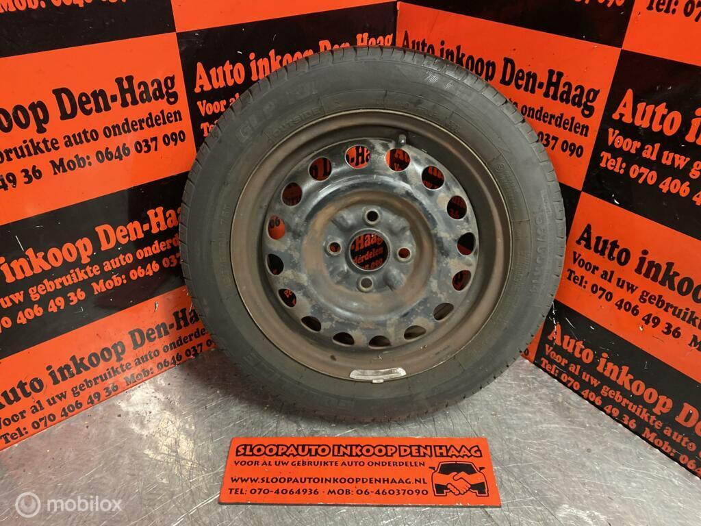Toyota Aygo C1 107 108 - Stalen Velg + Band 4x100 155/65/R14, Auto-onderdelen, Banden en Velgen, Velg(en), 14 inch, 155 mm, Gebruikt