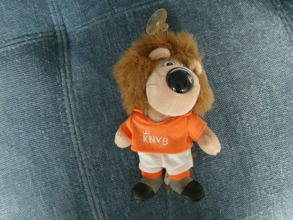 KNVB Leeuwtje / gemaakt in 1994, Ophalen of Verzenden, Zo goed als nieuw, Overige binnenlandse clubs, Beeldje of Poppetje