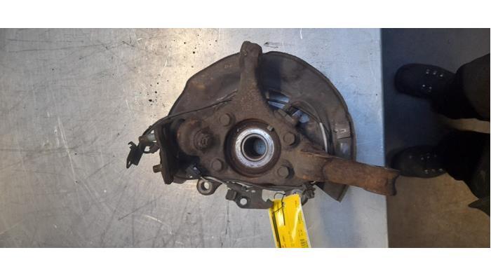 Fusee links-voor van een Toyota Rav-4, Gebruikt, -, -, Ophalen of Verzenden