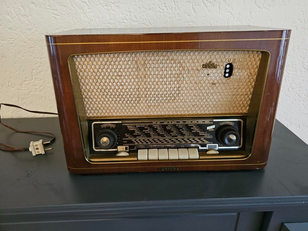Retro radio hele mooie kast. Violetta W 205, Ophalen of Verzenden, Zo goed als nieuw