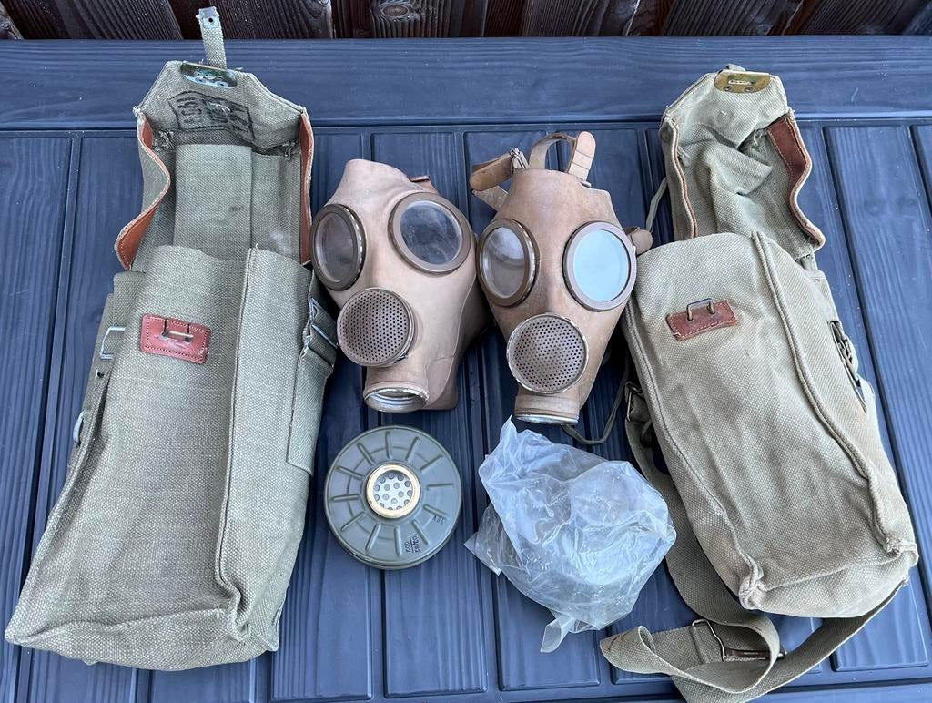 2 x Belgisch gasmasker M51 C.B.B. Cpl met tas, Ophalen of Verzenden, Landmacht