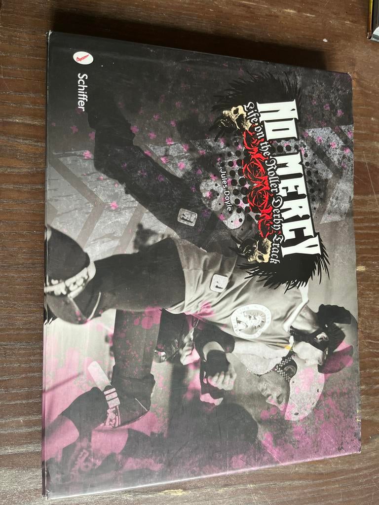 Roller Derby Foto Boek - No Mercy, Ophalen of Verzenden, Nieuw, Overige sporten
