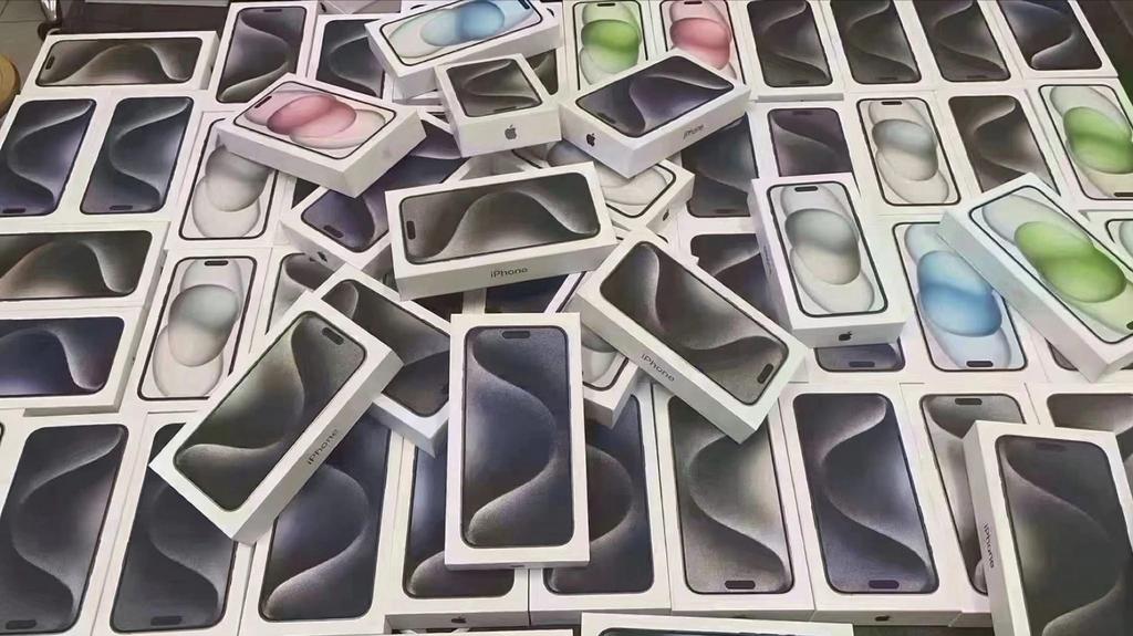 Foto 2 van  Gezocht: Iphone 17 pro/17 pro max/17 air 16 pro 17 pro max