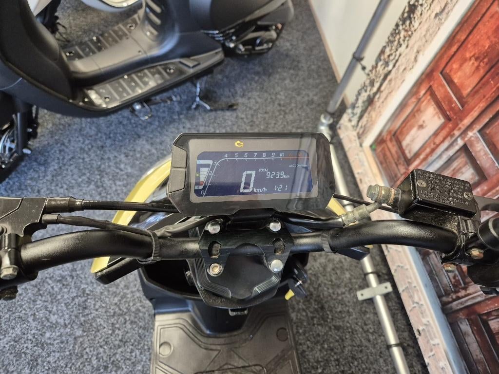 GTS Enzo Naked - Snorscooter - 2020 - 9.239km, Fietsen en Brommers, Ophalen, 49 cc, Benzine, Maximaal 25 km/u