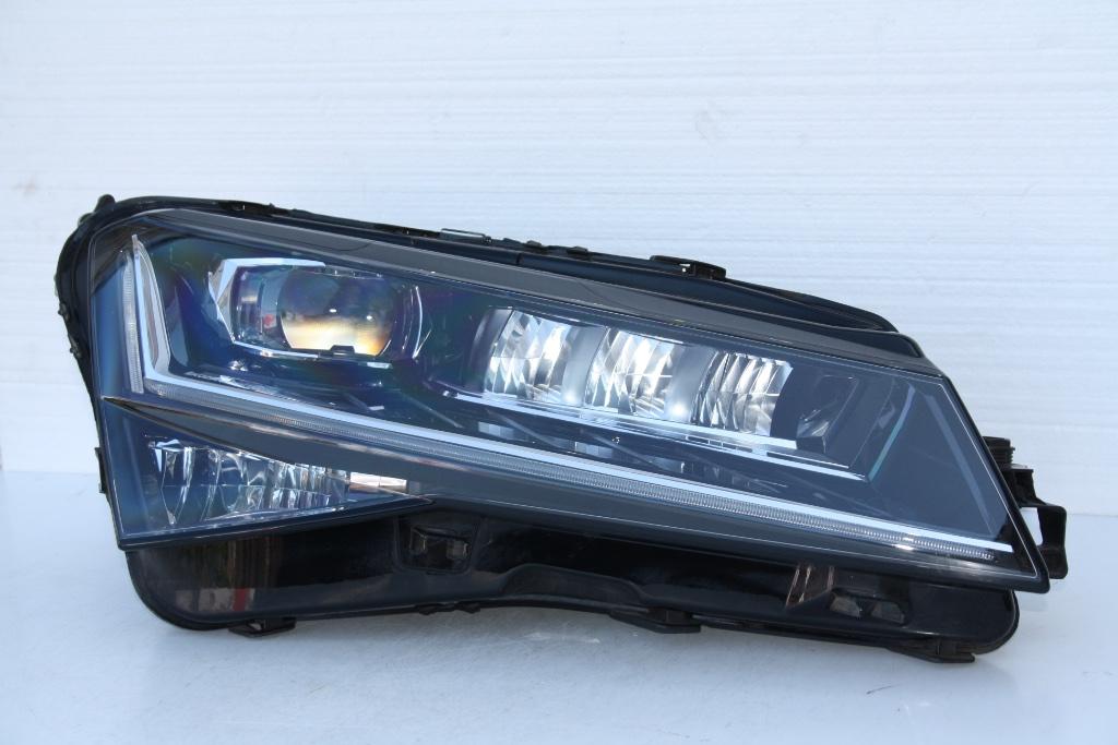 Koplamp Skoda Superb LED Facelift rechts Origineel! Mooi, Auto-onderdelen, Ophalen of Verzenden, Gebruikt, Skoda