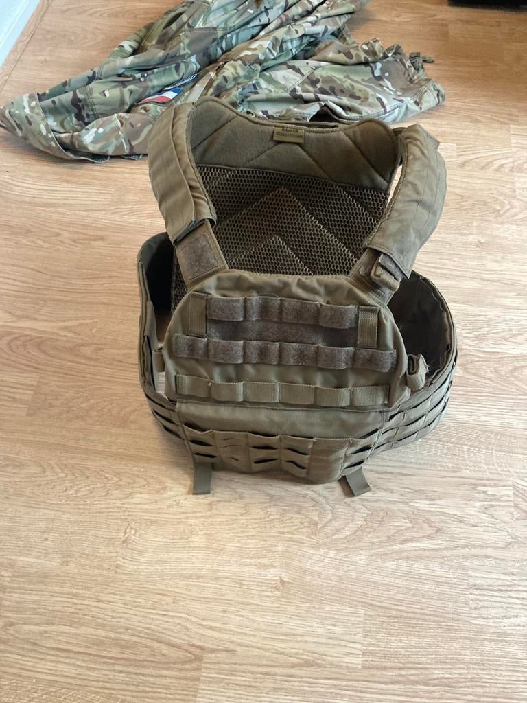 SF Warrior Assault DCS Plate Carrier | COYOTE TAN, Verzamelen, Ophalen of Verzenden, Landmacht, Nederland