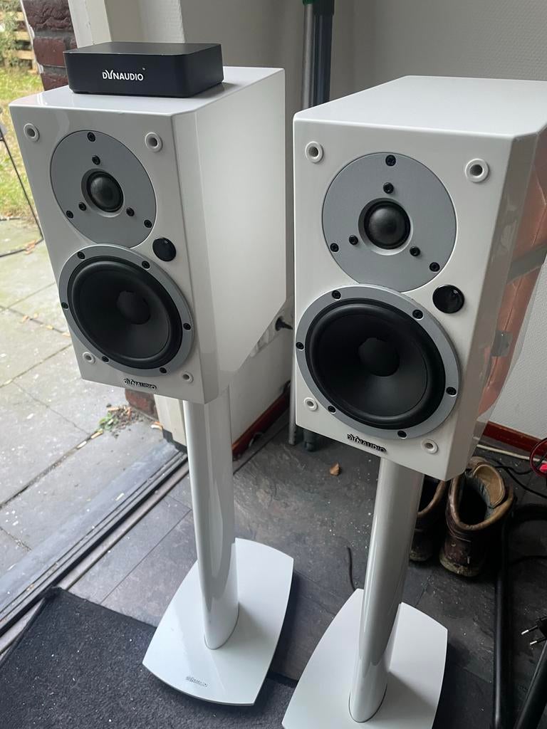 Dynaudio Xeo 3 - Perfecte staat, incl. Hub en standaards, Zo goed als nieuw, 60 tot 120 watt, Front, Rear of Stereo speakers, Ophalen