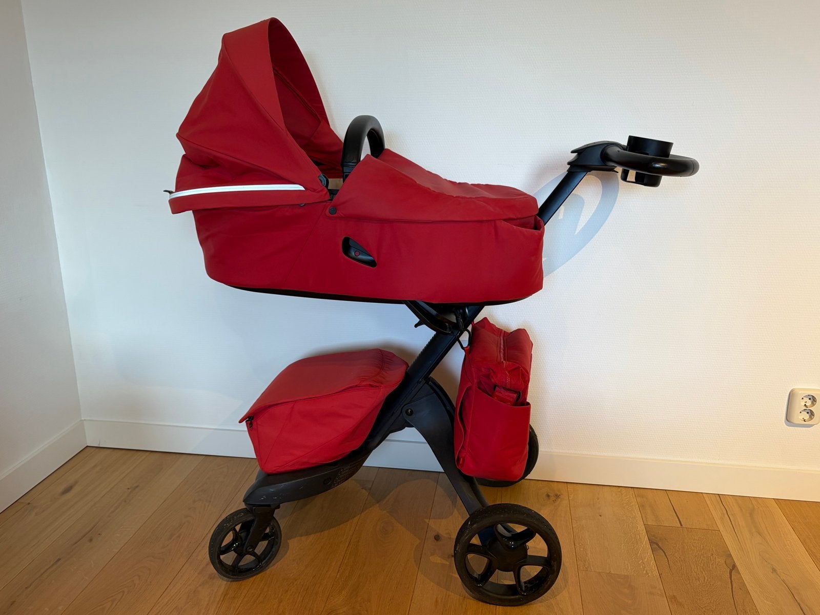 Stokke Xplory X 2 in 1 Kinderwagen rood, Kinderen en Baby's, Zo goed als nieuw, Met reiswieg, Ophalen, Kinderwagen