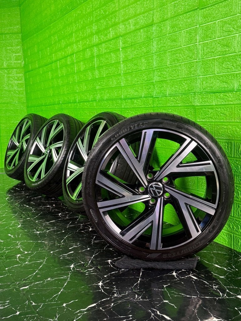 Originele Volkswagen Golf velgen 18" 5x112 Bergamo zomerset, Niet ingevuld, 18 inch, Gebruikt, Banden en Velgen