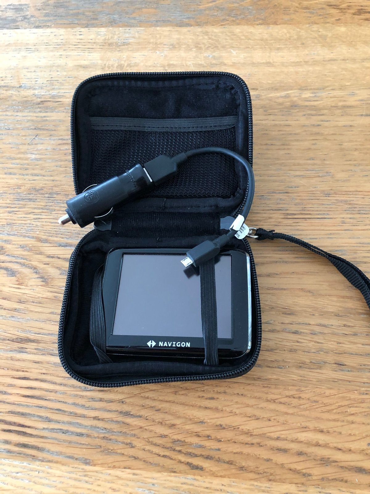 Navigon GPS navigatiesysteem met accessoires, Ophalen of Verzenden, Gebruikt