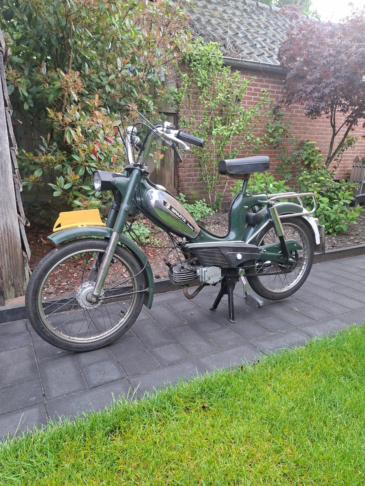 Sparta Buddy 1977, Ophalen, Sparta