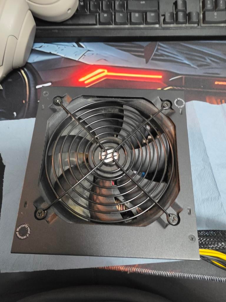 SilentiumPC Elementum E2 550W Voeding, Ophalen